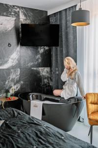 DOKI Living Suites - Foodhall & Parking by Downtown Apartments