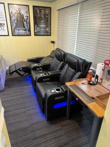 Hot Tub and Home Theatre in the Hood