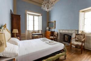 Renaissance Fresco Suite in Historic Palace