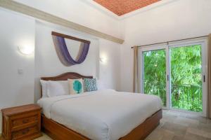 5 Bedrooms - Private Pool - 10,000sqft