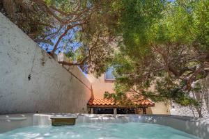 Magical Loft, Private Jacuzzi & Paradise Beach
