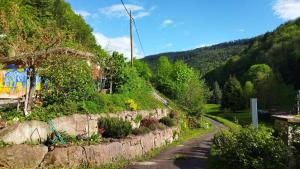 Tiny House cosy, jardin romantique forestier, route du vin, sentiers