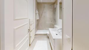 Central 2BR Apartment Zurich District 6 - Near City Centre