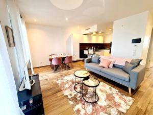 Sophisticated 2BR w terrace&parking spaces
