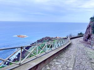 Appartamento in residence con piscina e vista mare