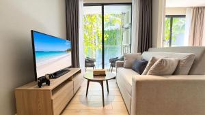 Stylish Diamond Condo Bangtao with Pool View