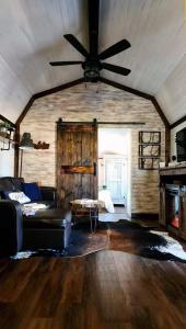 A Little Piece of Country Cabin Retreat
