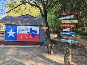 A Little Piece of Country Cabin Retreat