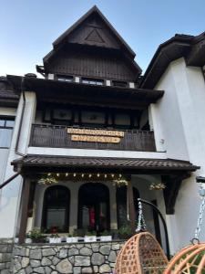White Wood Chalet