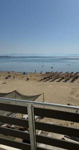 OCEAN VISTA Beachfront Apartment Near Airport-B2