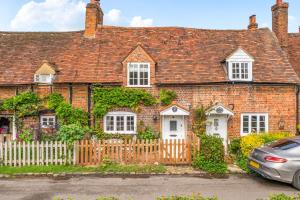 Cottage Sleeps 4 with Enclosed Garden