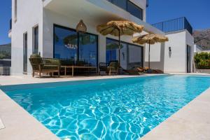 Luxury Pool Villa by Fidalsa