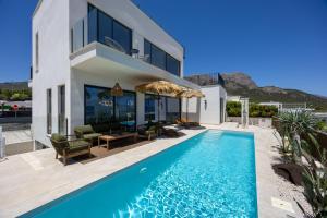 Luxury Pool Villa by Fidalsa