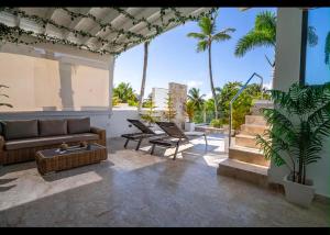 Luxury Penthouse with Private Pool Playa Bonita