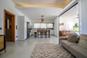 Luxury Penthouse with Private Pool Playa Bonita