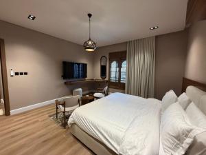 Atrah Quiet Stylish Studio