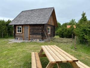 Heinaküün - magamine heinalakas