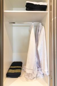 1903- Studio Versace completo, com ar condicionado em condominio de Luxo - Vista urbana, rooftop e piscina na Zona Sul de SP