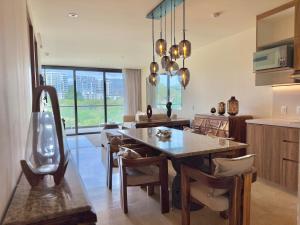 Zantamar 704C, facing the sea