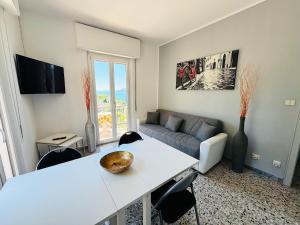 APPARTAMENTO IRIDE TOP FLOOR amazing lake view
