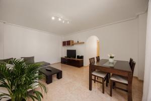 Central Torrevieja 3-Bed Apartment with Pool