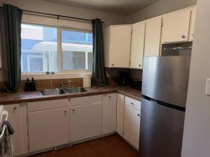 Central Cozy 2BR Stay Near Downtown & Zoo