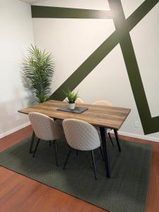 Central Cozy 2BR Stay Near Downtown & Zoo
