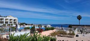 Sea and pool view Exceptional stay