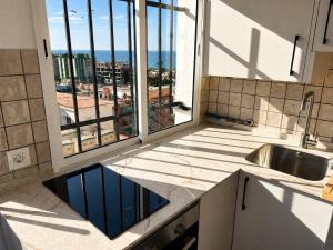 Acogedor Apartamento en El Palo Cerca de Playa