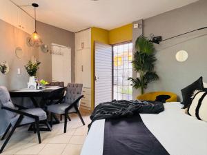Pollys Home Boutique GuestHouse & Private Suites in Aralias