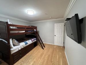 Large Family Pool Home 25 Miles To Disney w3 King Beds!!!