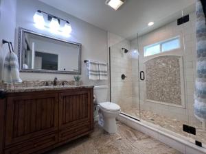 Large Family Pool Home 25 Miles To Disney w3 King Beds!!!