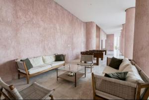 Oceanfront Condo with Pool and Views Telchac | Depto B52