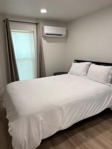 Cozy Retreat Near Spirit Lake 1 BD Sleeps 4