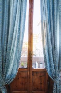 Two Separated Double Rooms with Private External Bathroom