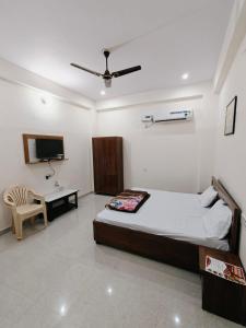 Shree Balaji Cafe Restaurant & Guest House