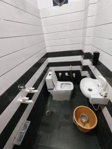Shree Balaji Cafe Restaurant & Guest House