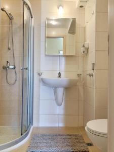 Beachfront Family Apartment for 8 Guests Obzor