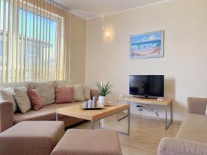 Beachfront Family Apartment for 8 Guests Obzor