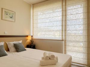 Beachfront Family Apartment for 8 Guests Obzor