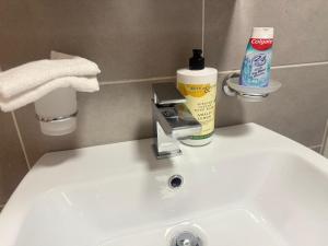 Luxury 2 Bed With Smart Tv In The Bedroom & Free Parking