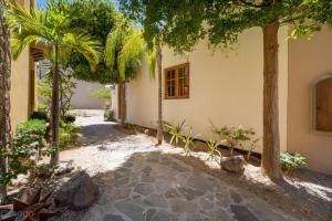 Our exquisite casa offers a perfect blend of comfort and convenience