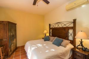 Perfect Home steps from Community pool, beach and Wine Bar in Founders