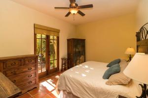 Perfect Home steps from Community pool, beach and Wine Bar in Founders