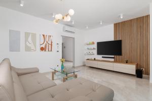 Luxury Apartments VIN with Pool & Sea View
