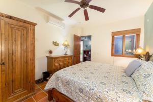 Beautiful home in Founder - A close walk to the beach and Wine cellar