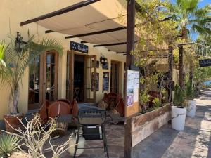 Pleasant home close to community Pool and Wine bar