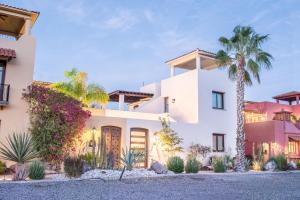 Casa del Gallo-Home in Loreto bay- Baja reimagined! steps from Community Pool