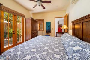 Oceanview Escape with Rooftop Terrace & Mountain Views Welcome to your perfect coastal retreat!