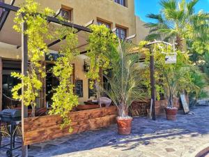 Casa del Gallo-Home in Loreto bay- Baja reimagined! steps from Community Pool